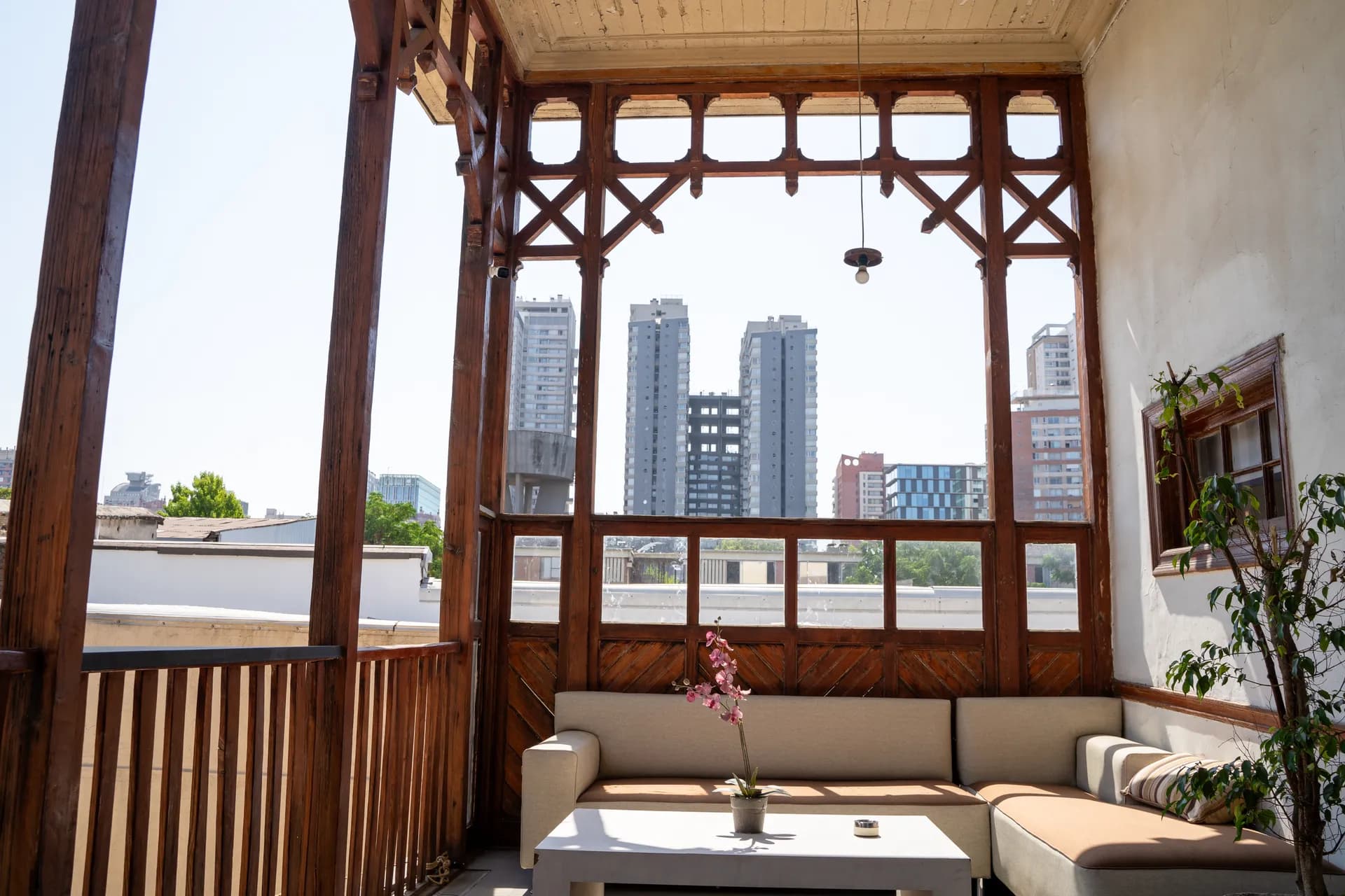 Areas Comunes at Happy Hostel Santiago — photo 10