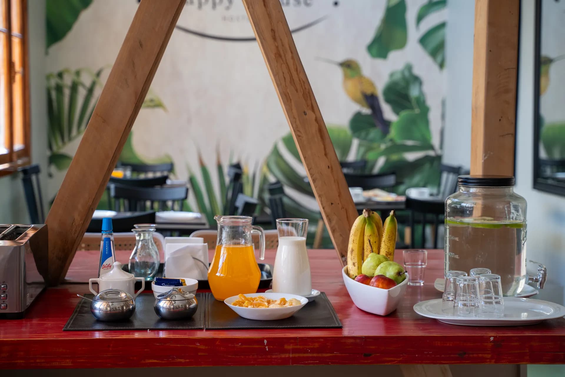 Areas Comunes at Happy Hostel Santiago — photo 14