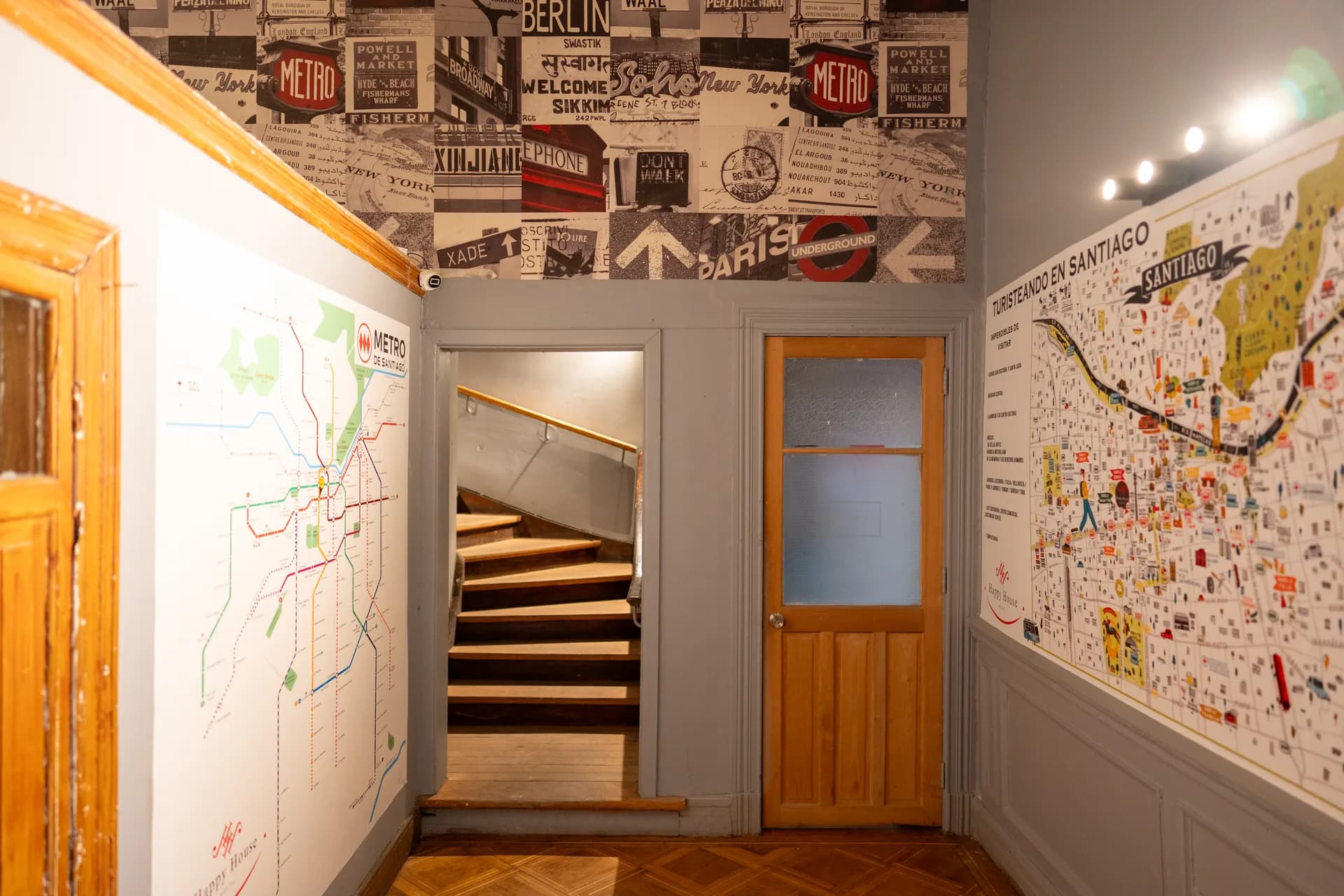 Areas Comunes at Happy Hostel Santiago — photo 23