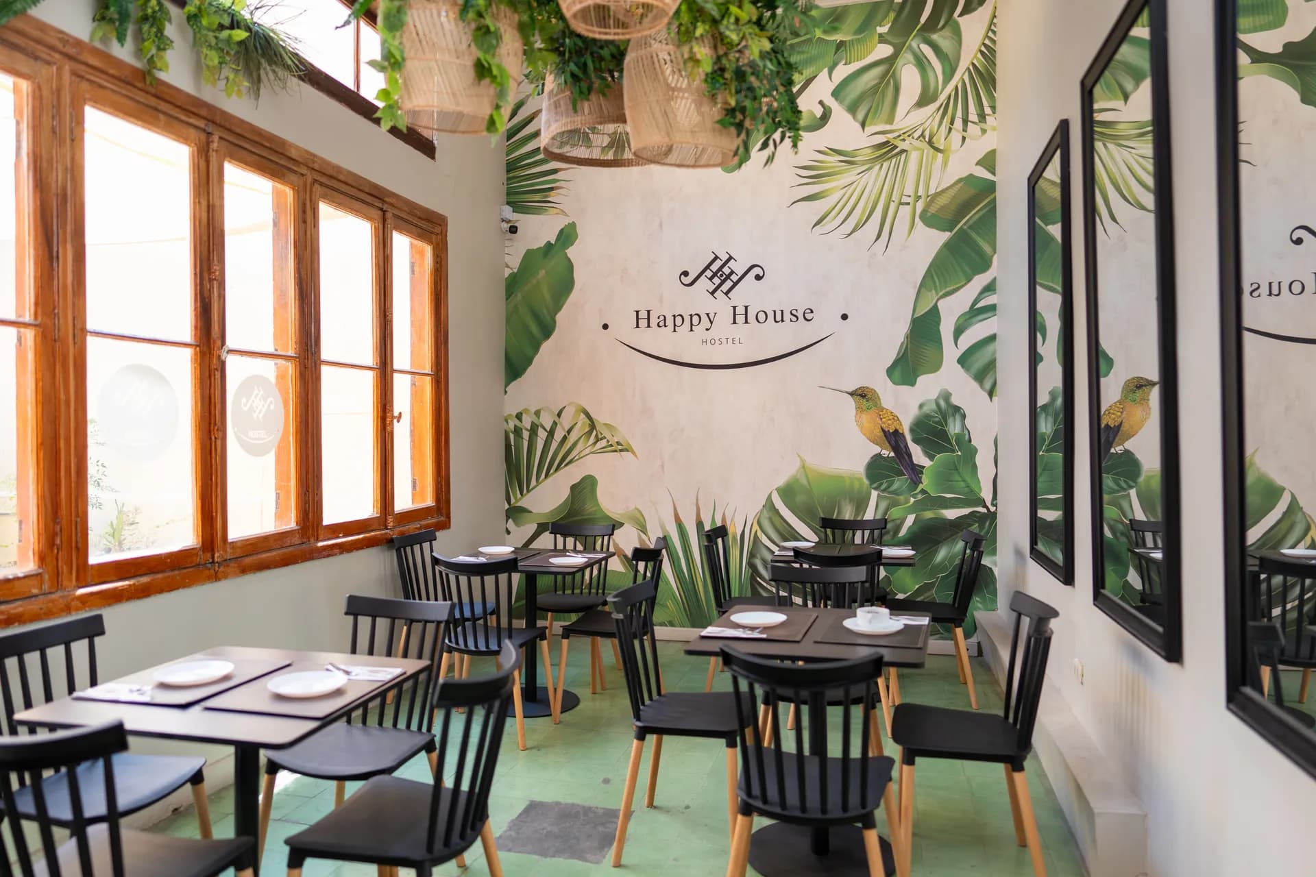 Areas Comunes at Happy Hostel Santiago — photo 28