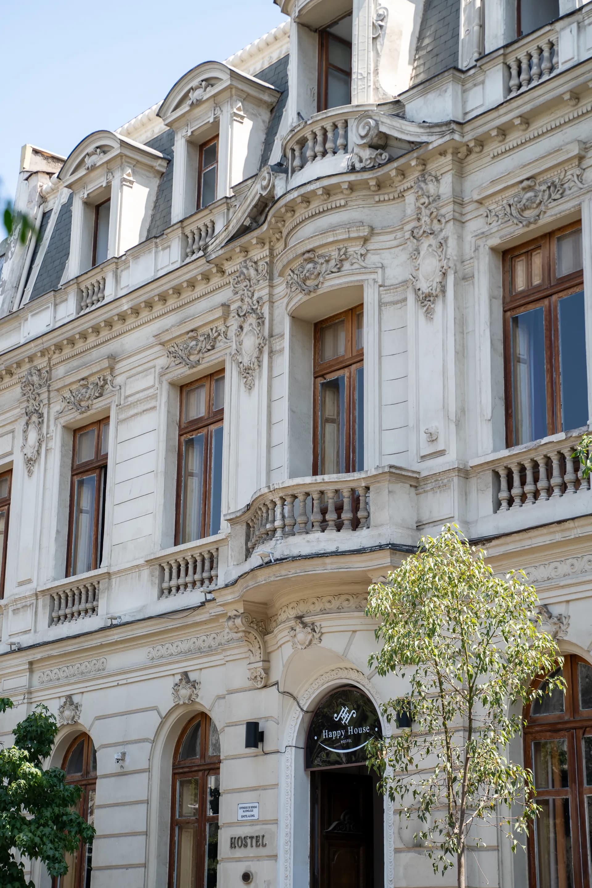 Fachada at Happy Hostel Santiago — photo 2