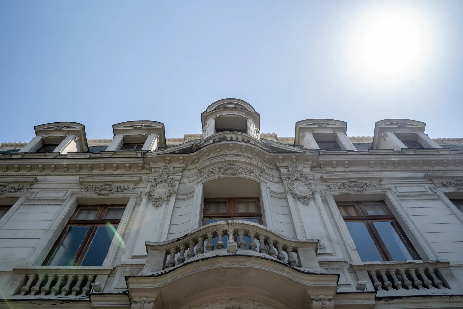 Fachada at Happy Hostel Santiago — photo 3