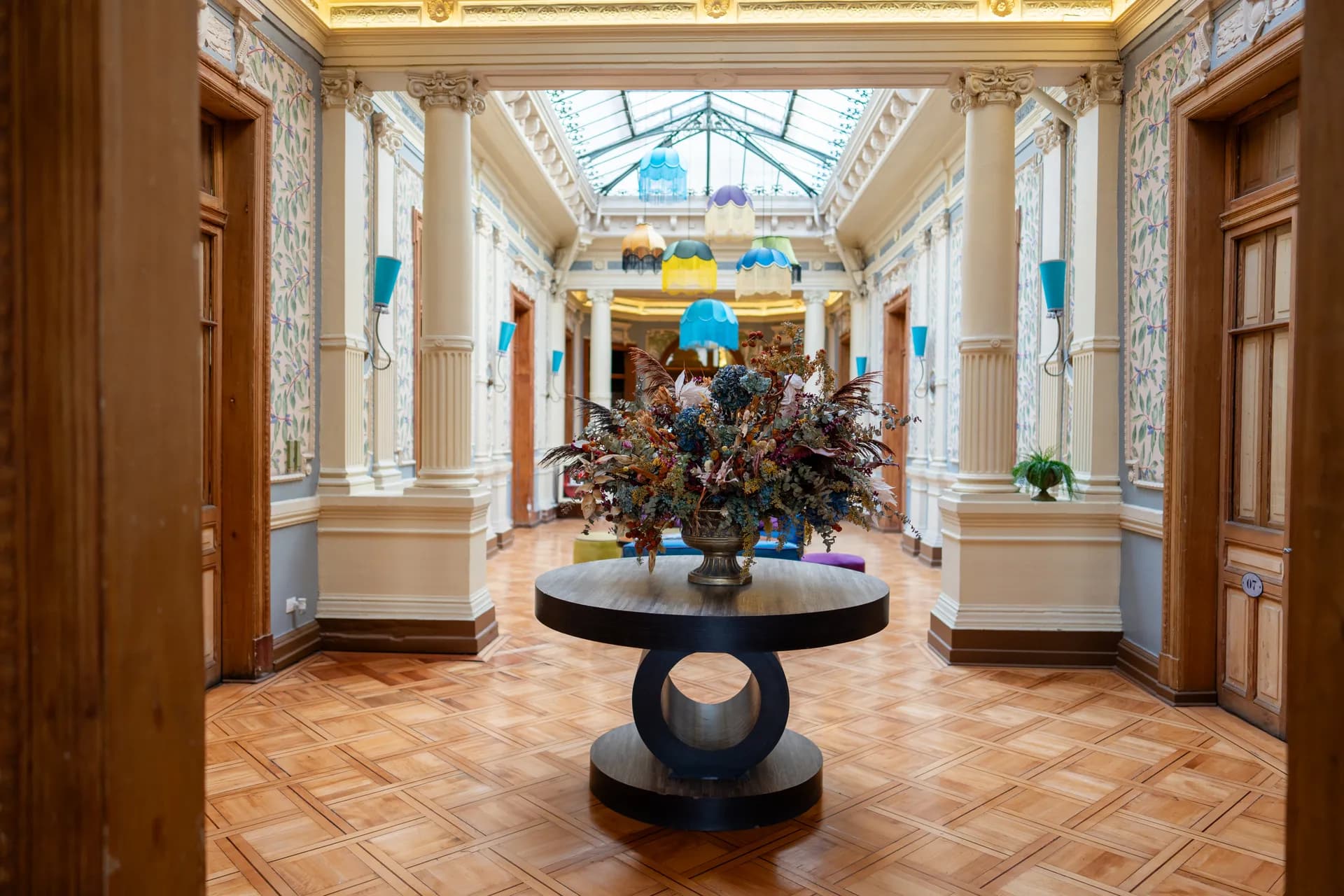 Gran Hall at Happy Hostel Santiago — photo 10