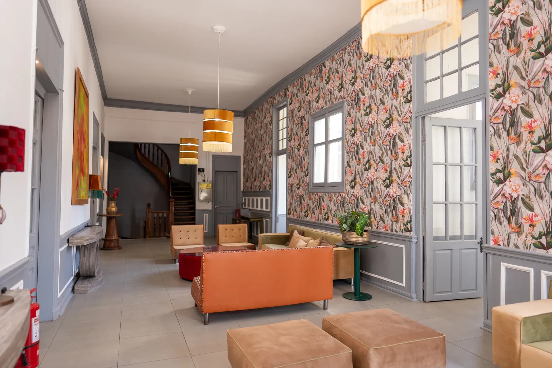 Gran Hall at Happy Hostel Santiago — photo 16