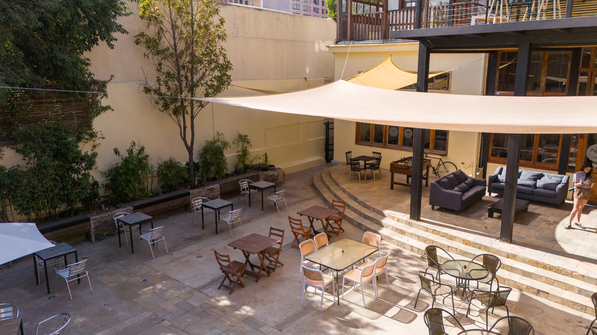 Jardin y Patio at Happy Hostel Santiago — photo 11