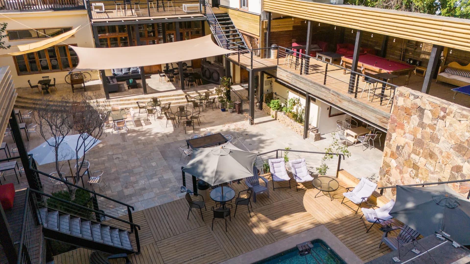 Jardin y Patio at Happy Hostel Santiago — photo 14