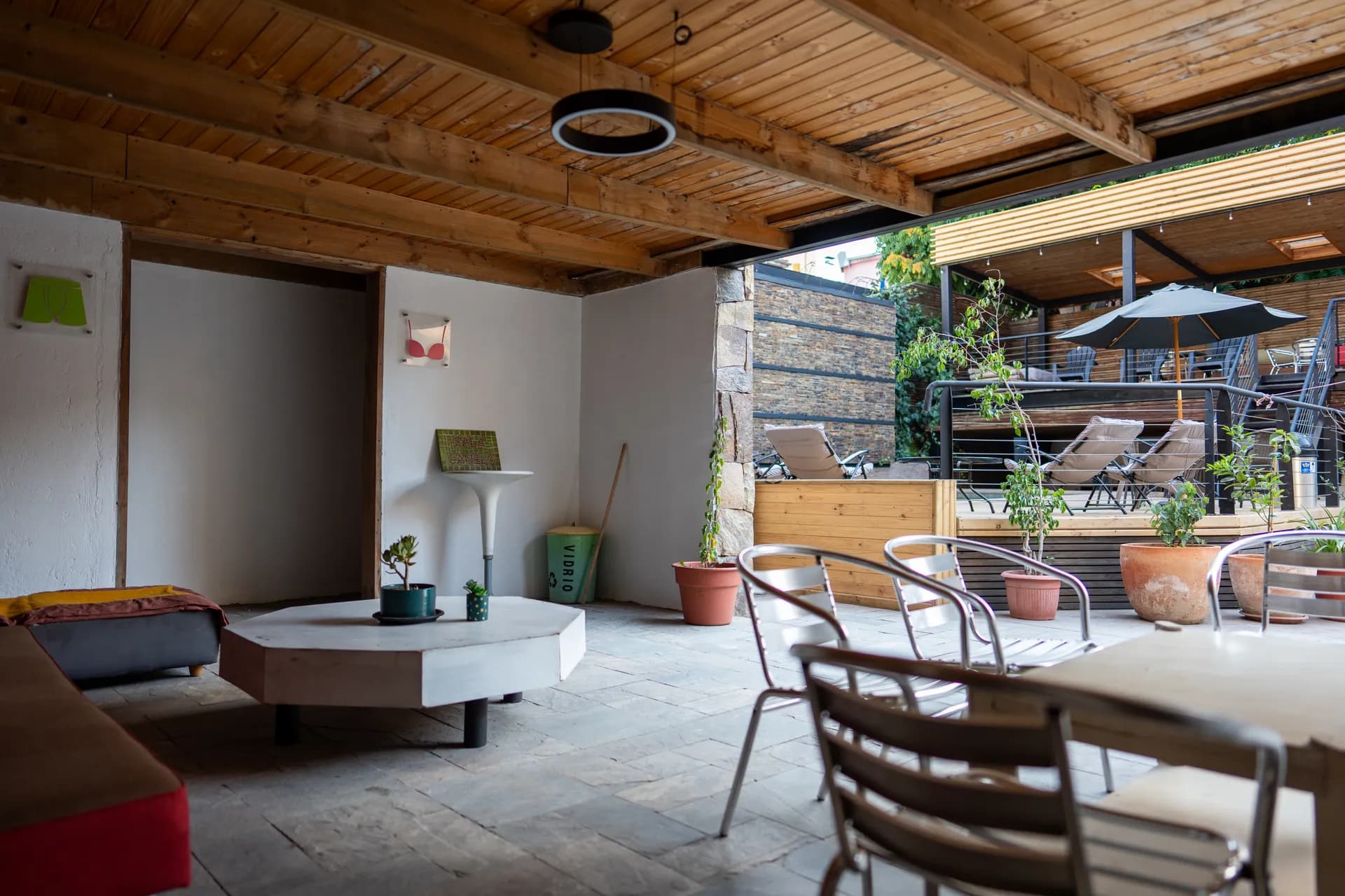 Jardin y Patio at Happy Hostel Santiago — photo 38