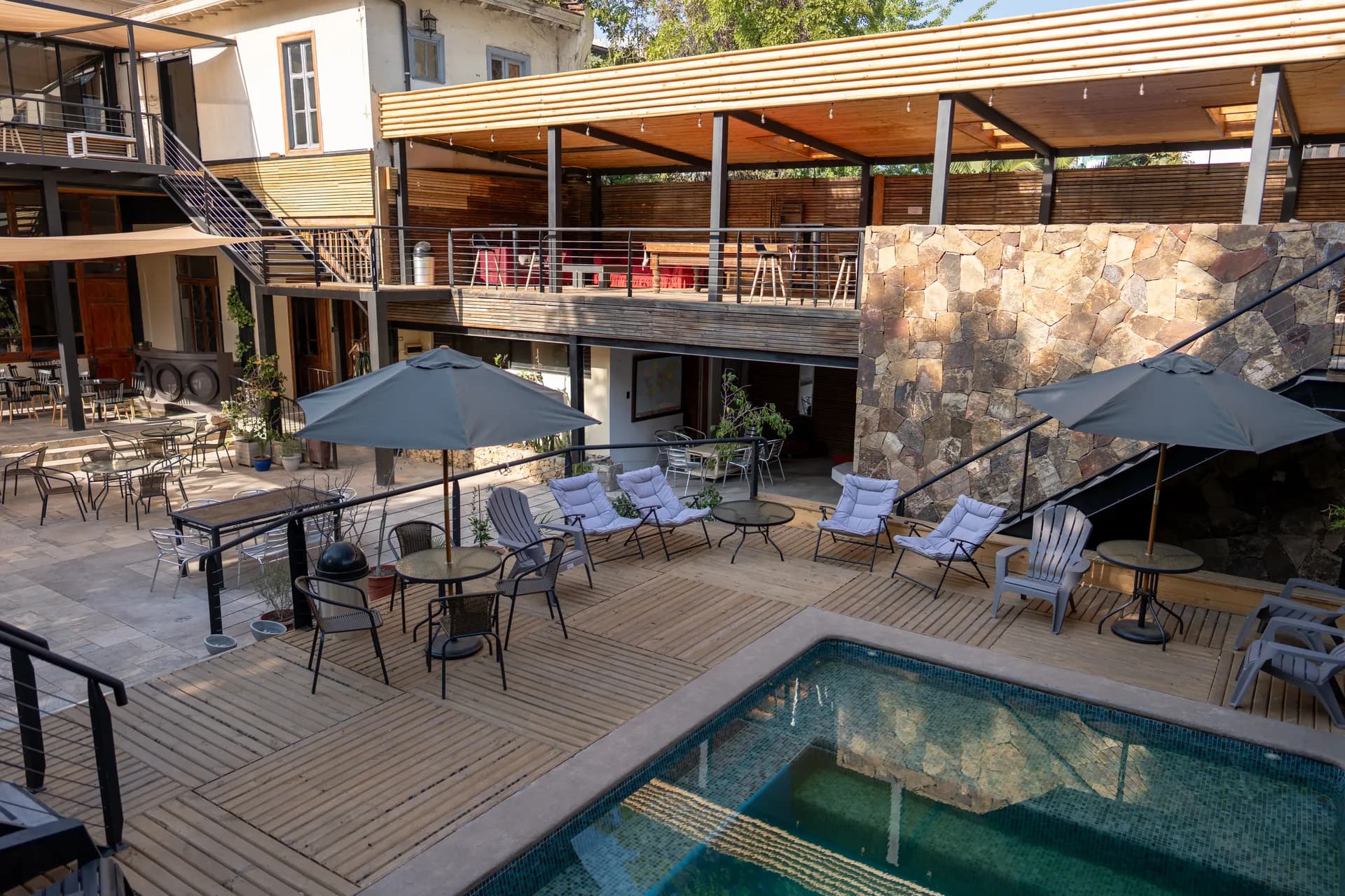 Jardin y Patio at Happy Hostel Santiago — photo 40