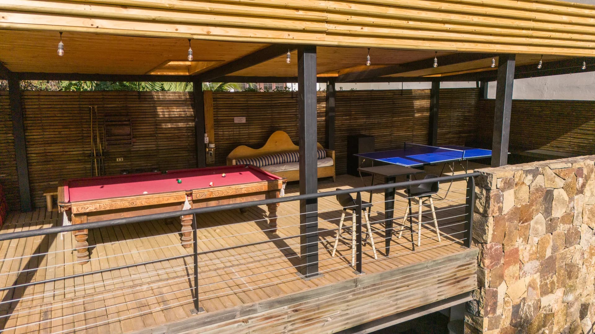 Jardin y Patio at Happy Hostel Santiago — photo 6