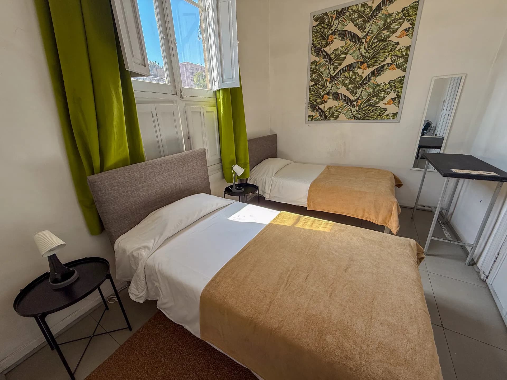 Habitacion Twin Estandar at Happy Hostel Santiago — foto 1 de 4